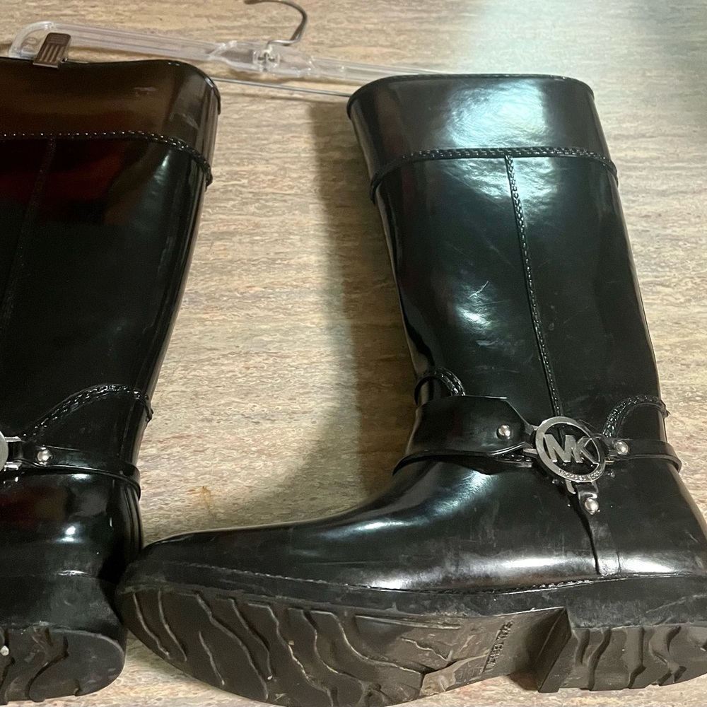 Michael Kors tall rubber boots - Picture 4 of 16